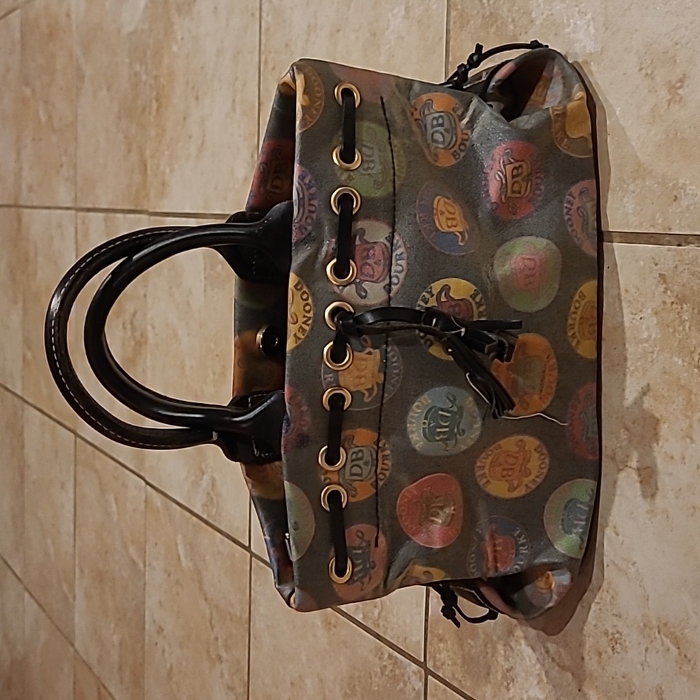 Dooney and Bourke hand bag
